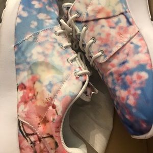 Cherry Blossom Roshe Nike